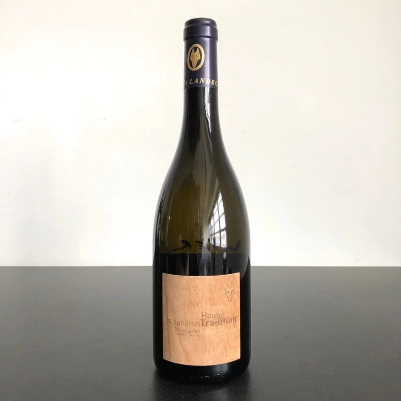 2017JoLandronDomainedelaLouvetrieMuscadetSevre-et-MaineSurLieCuveeHauteTradition,Loire,France