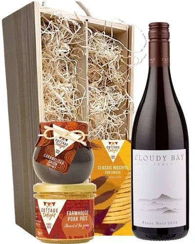 CloudyBayPinotNoirWineHamper