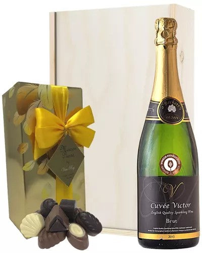 EnglishSparklingWineandChocolateGiftSet