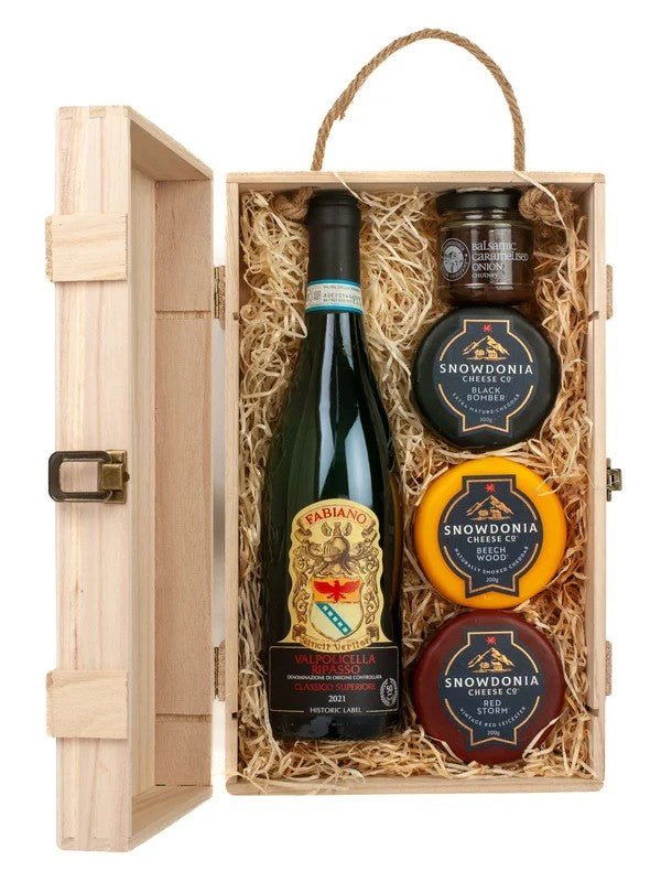 FabianoValpolicellaRedWine,SnowdoniaCheese&ChutneyGiftBox