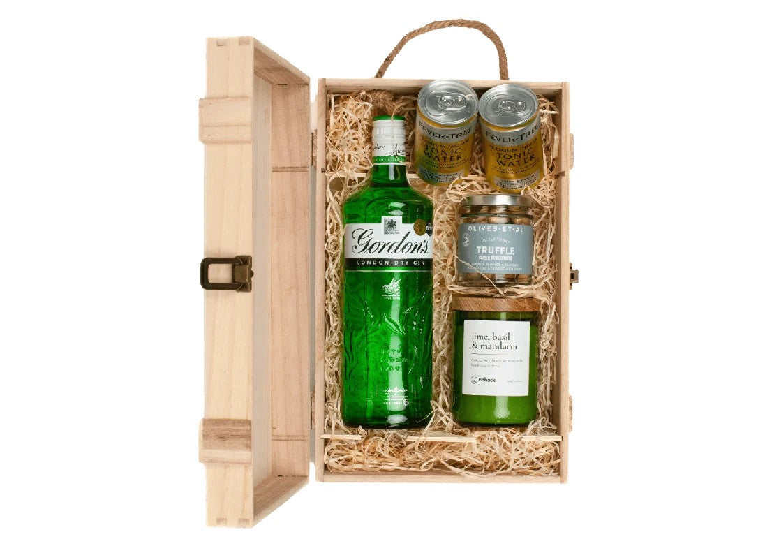 Gordon’sGin,WineBottleCandle,&LuxuryNibblesWoodenGiftBoxSet