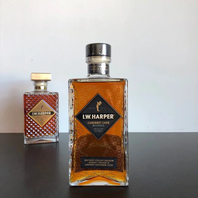 I.W.HarperCabernetCaskReseveStraightBourbonWhiskey,Kentucky,USA