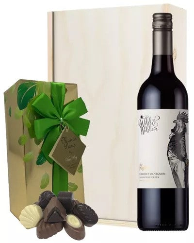 LimestoneCoastCabernetSauvignonRedWineandChocolatesGiftSetinWoodenBox