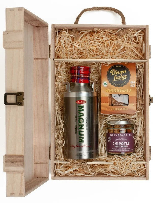 MagnumWhiskyCreamLiqueur&LuxuryNibblesWoodenGiftBoxSet