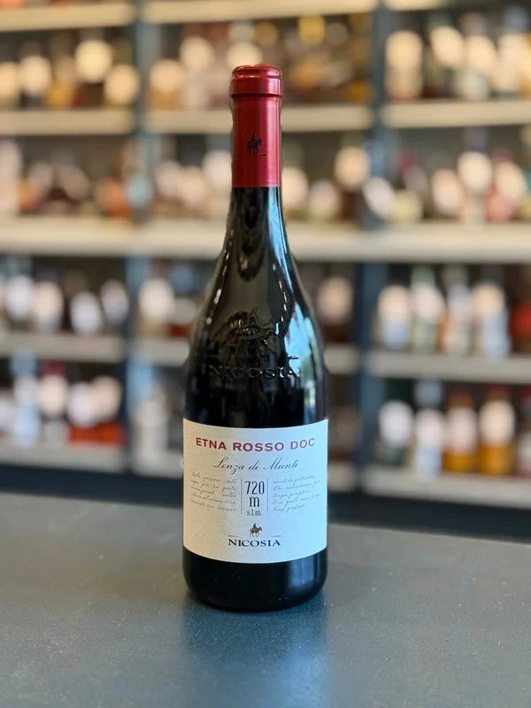 NICOSIA‘LENZADIMUNTI’ETNAROSSODOC,ITALY2019