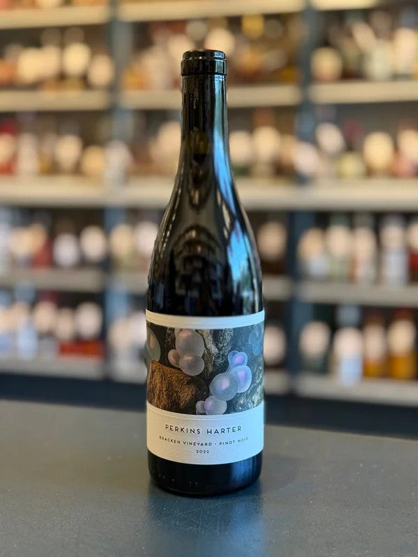 PERKINSHARTER‘BRACKENVINEYARD’PINOTNOIR,OREGON2022