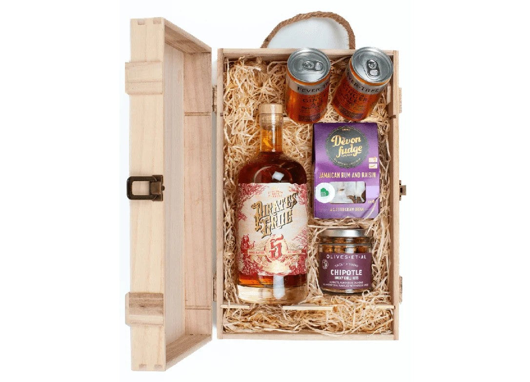 Pirate’sGrog5yearoldAgedRum&LuxuryNibblesWoodenGiftSet