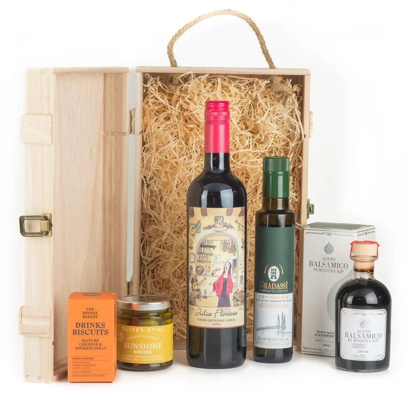 SpanishWine,OliveOil,Cheese&NibblesHamper
