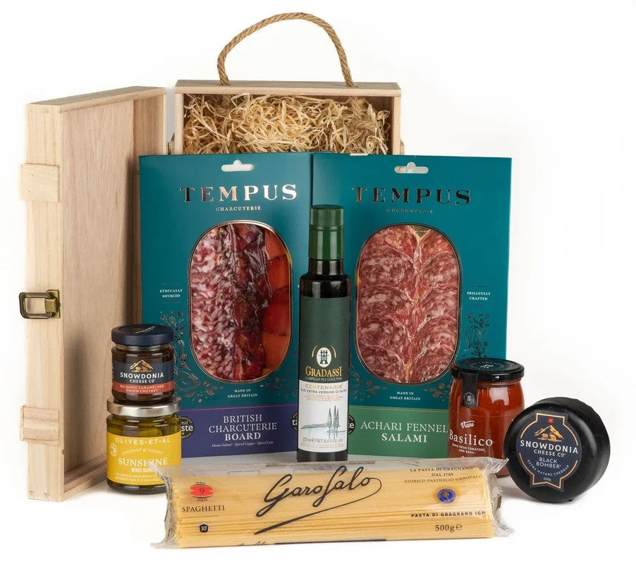 TheUltimateRedWineSharingHamper