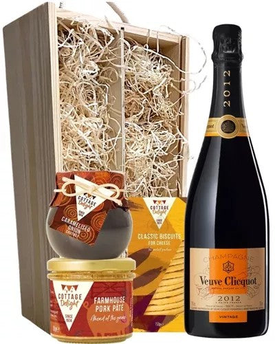 VeuveClicquotVintageChampagneHamper