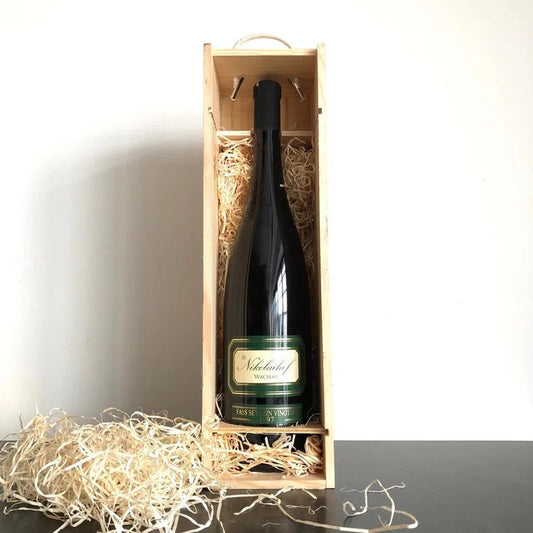 1997FamilieSaahsNikolaihofVinothekRieslingMagnum1.5L,Wachau,Austria