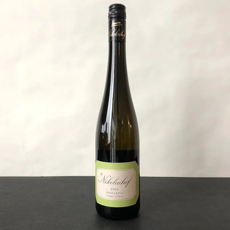 2022FamilieSaahsNikolaihofHefeabzugGrunerVeltliner,Wachau,Austria