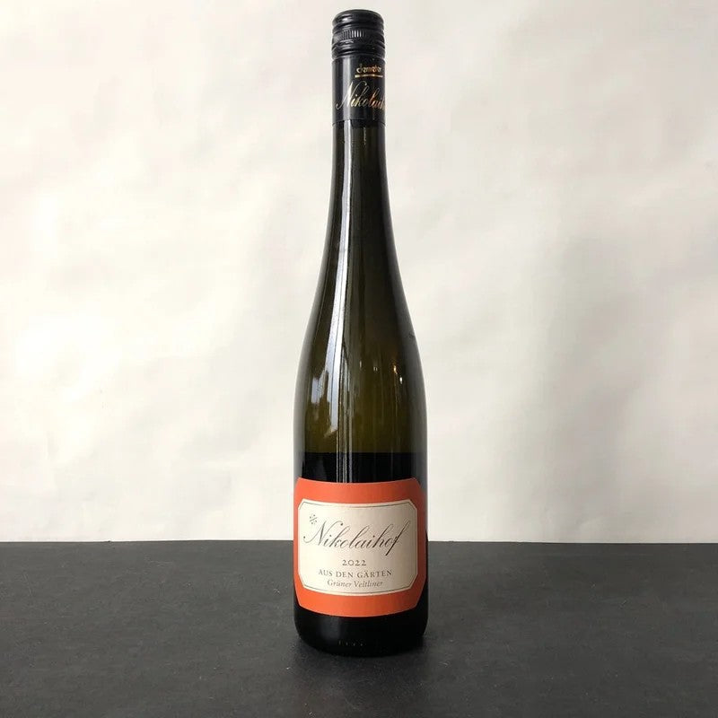 2022FamilieSaahsNikolaihofimWeingebirgeGrunerVeltlinerFederspiel,Wachau,Austria