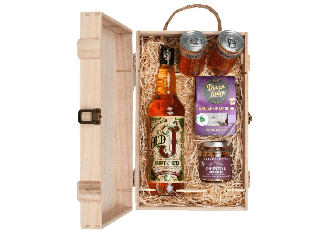 AdmiralVernon’sOldJSpicedRum&LuxuryNibblesWoodenGiftSet