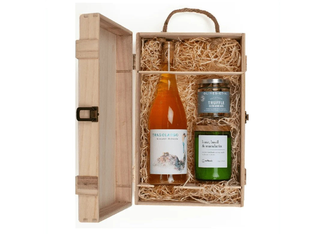 CasaBalaguer-Vinessens,TragolargoMoscatelMalvasia–OrangeWine&WineBottleCandleWoodenBoxGiftSet