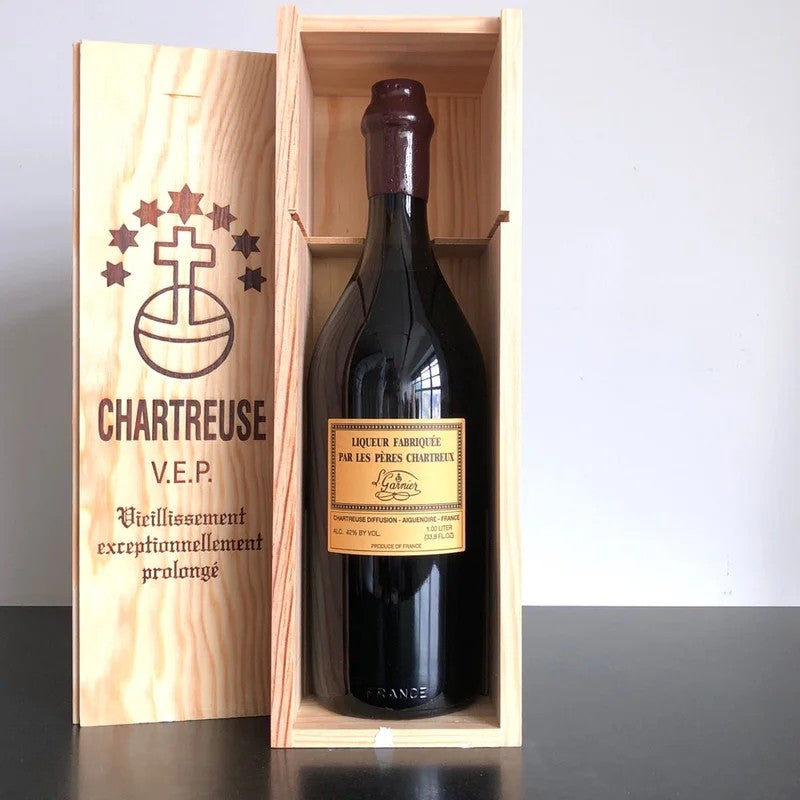 ChartreuseV.E.P.JauneYellowLiqueur1L,Isere,France