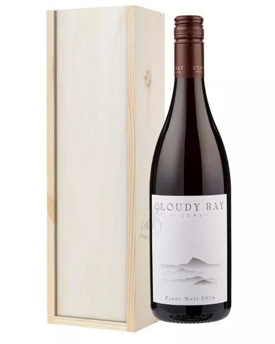 CloudyBayPinotNoirWineGiftinWoodenBox
