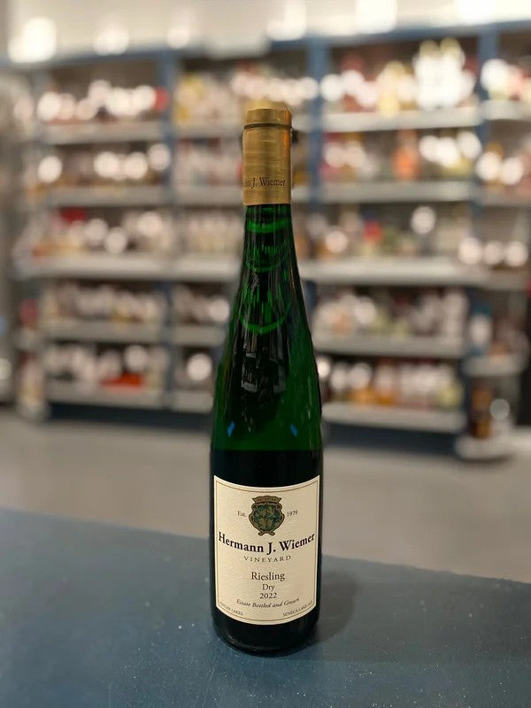 HERMANNWIEMERDRYRIESLING,FINGERLAKESOFNEWYORK2022