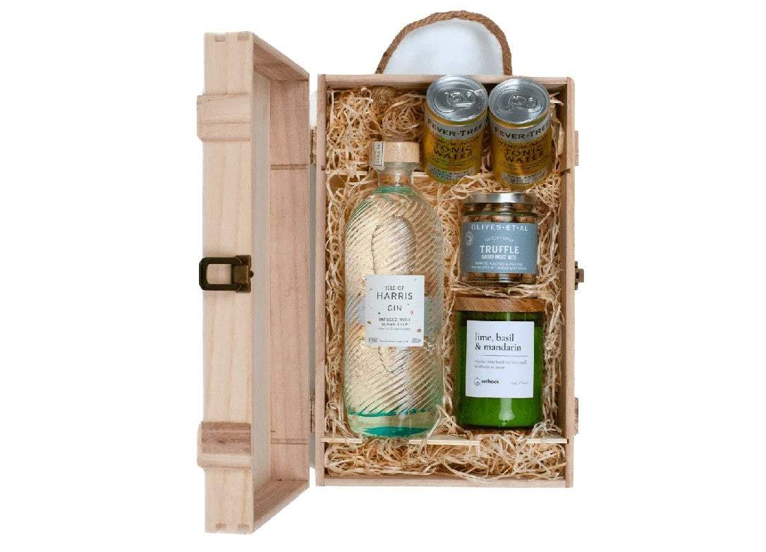 IsleofHarrisGin,WineBottleCandle,&LuxuryNibblesWoodenGiftBoxSet