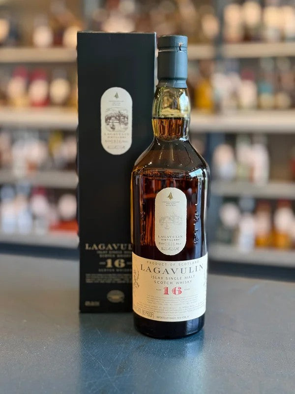 LAGAVULIN16YRISLAYSINGLEMALTSCOTCHWHISKY