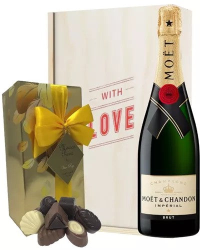 Moet&ChandonValentinesChampagneandChocolatesGiftBox