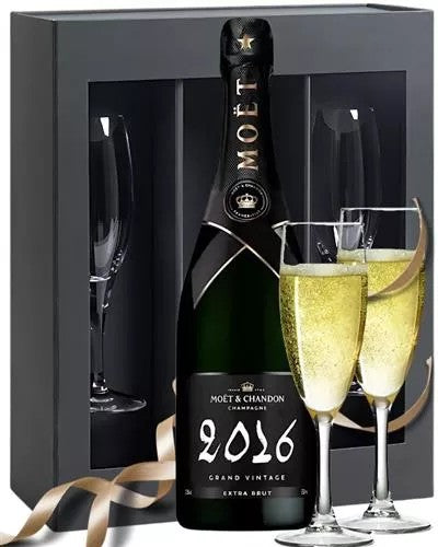 MoetVintageChampagneGiftSetwithGlasses