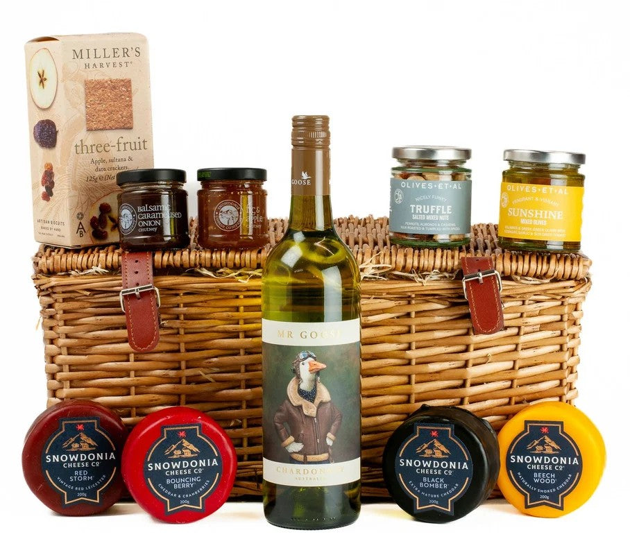 MrGooseChardonnayWine,Cheese&NibblesLuxuryHamper