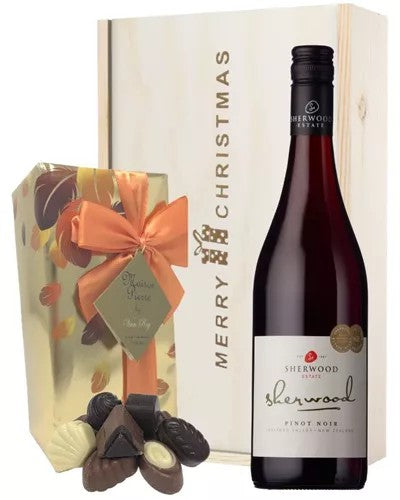 NewZealandPinotNoirRedWineWineChristmasWineandChocolateGiftBox