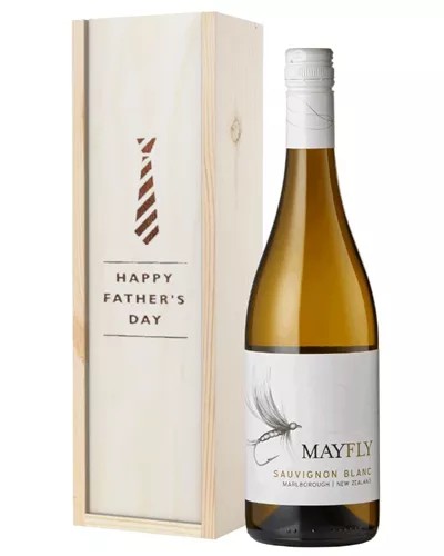 NewZealandSauvignonBlancWhiteWineFathersDayGiftInWoodenBox