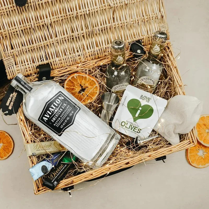 PersonalisedAviationGinPremiumGiftHamper