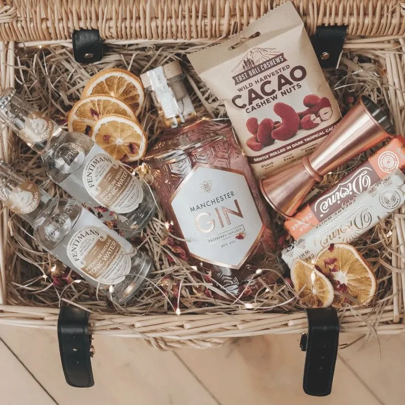 PersonalisedManchesterGinRaspberryPremiumGiftHamper