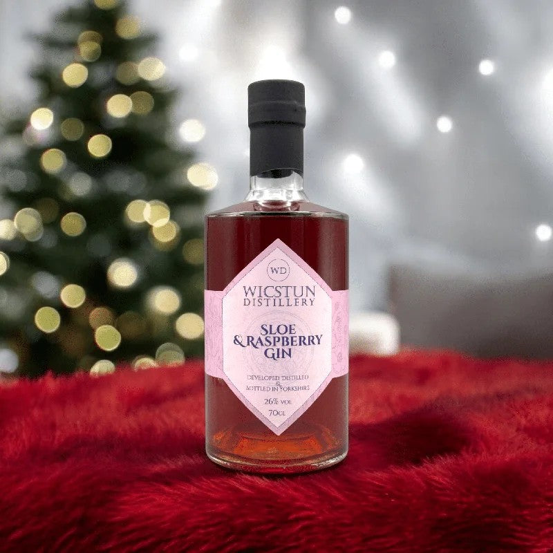 SloeGinLiqueurwithraspberries