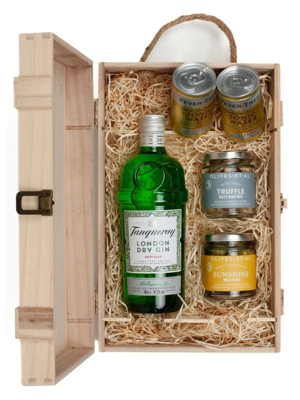 TanquerayGin&LuxuryNibblesWoodenGiftBoxSet