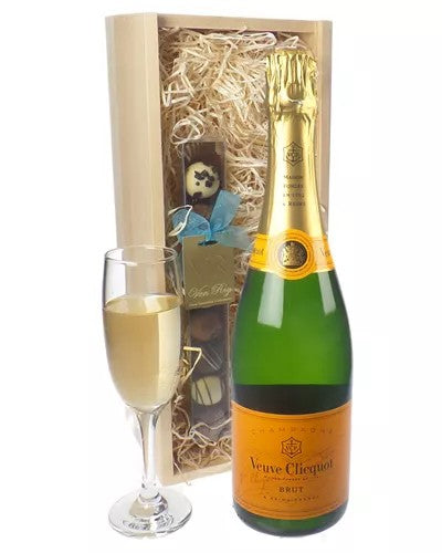 VeuveClicquotChampagneandChocolatesGiftSet