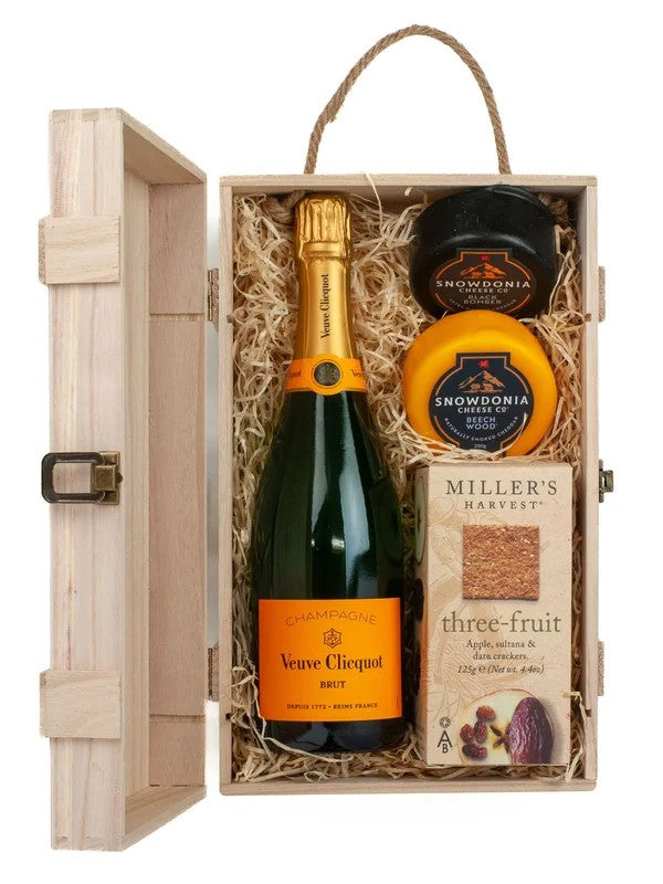 VeuveClicquotChampagneCheese&CrackersGiftBox