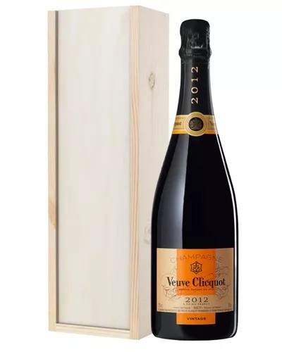 VeuveClicquotVintageChampagneGiftinWoodenBox