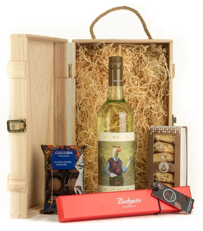 WhiteWine&PremiumTreatsGiftBox
